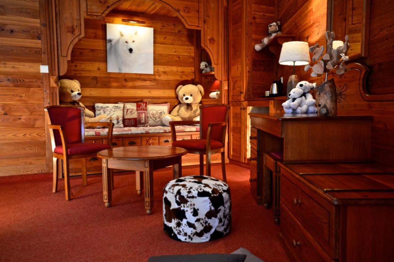 Hotel Serre Palas เลส์เดอซาลป์ ภายนอก รูปภาพ